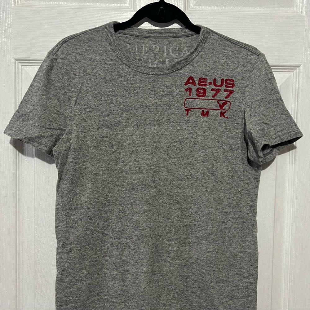 💗 American‎ Eagle Outfitters - Mens Heather Gray T-shirt - Picture 2 of 8